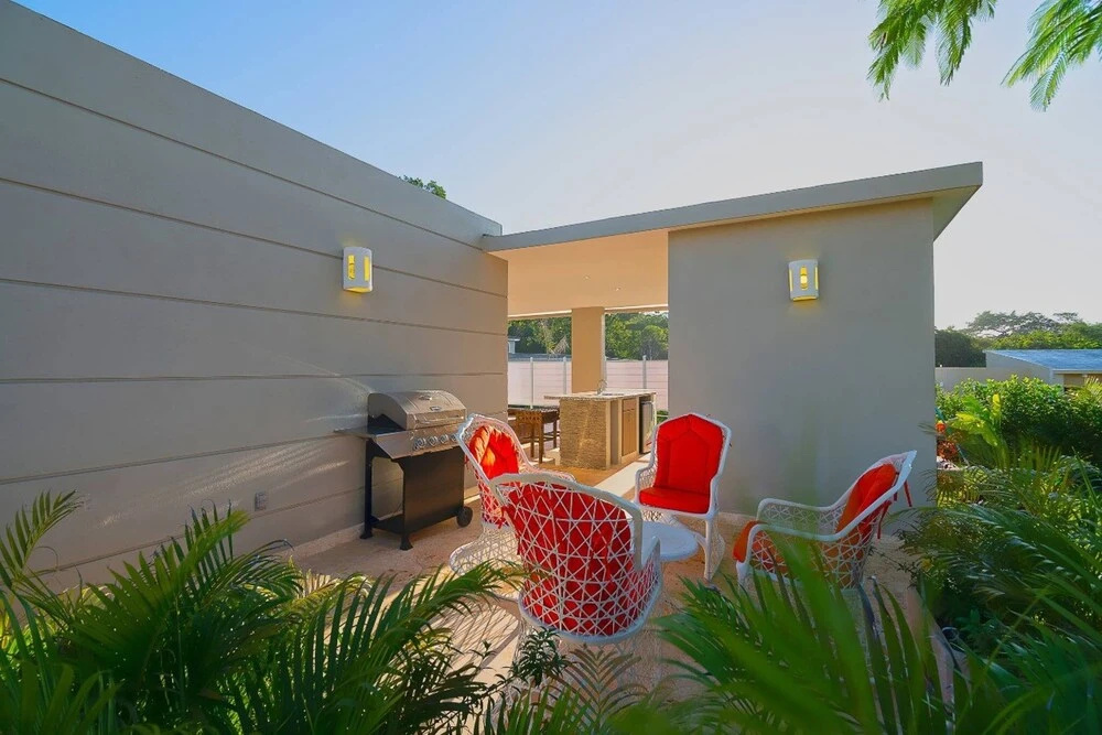 Magnificent Mid-century Mini Mansion