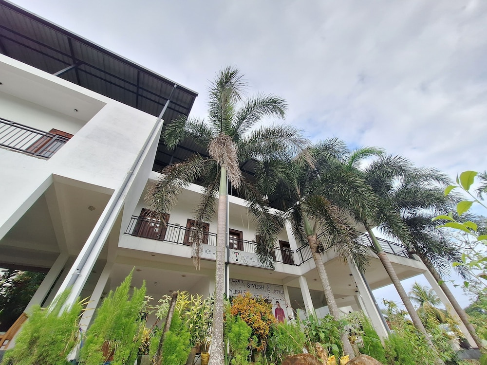 Akoya Pearl Hotel