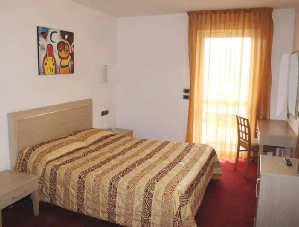 Superior Double room with balcony (full double bed)