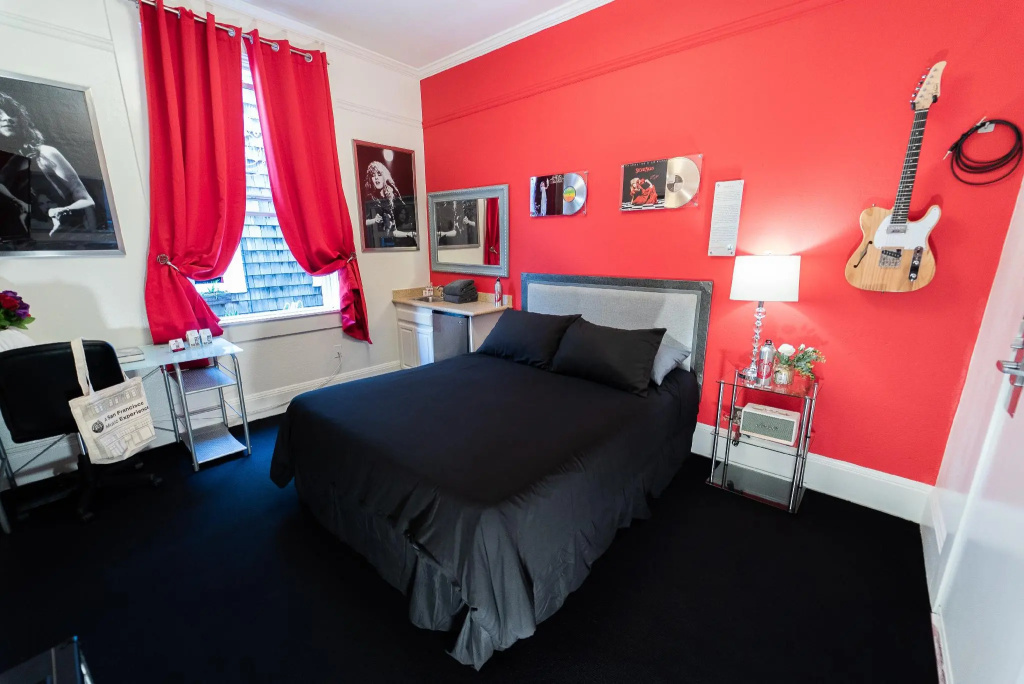 Standard Double room (full double bed)