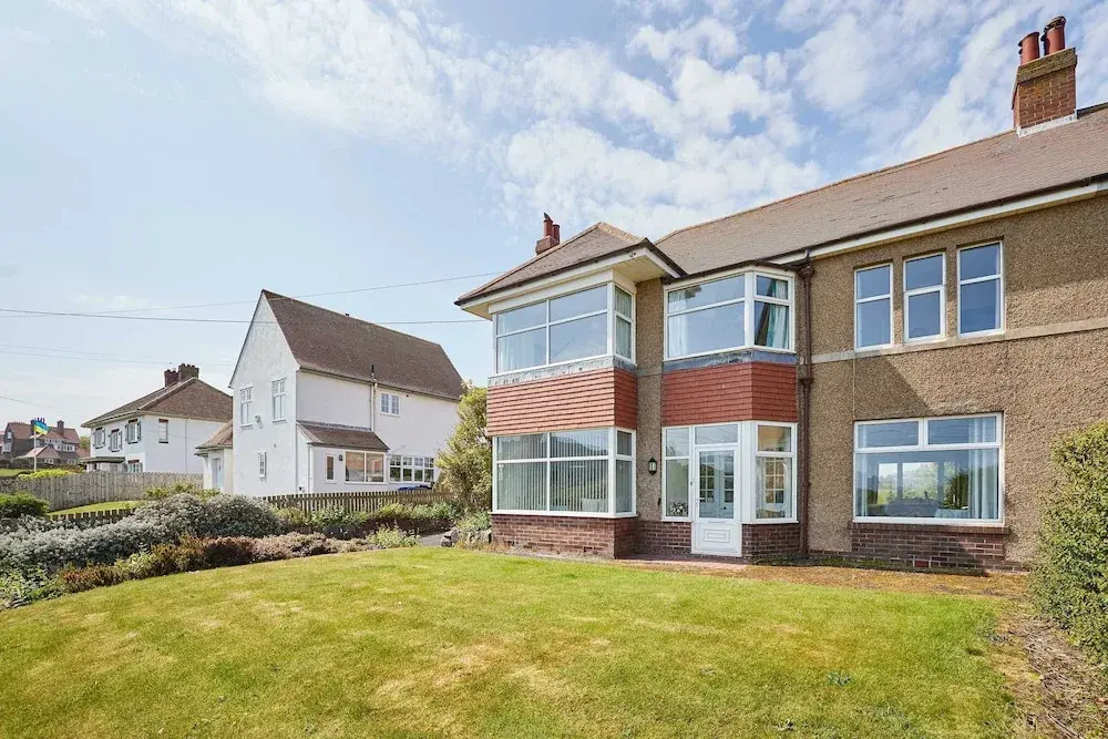 Host Stay Chirnells