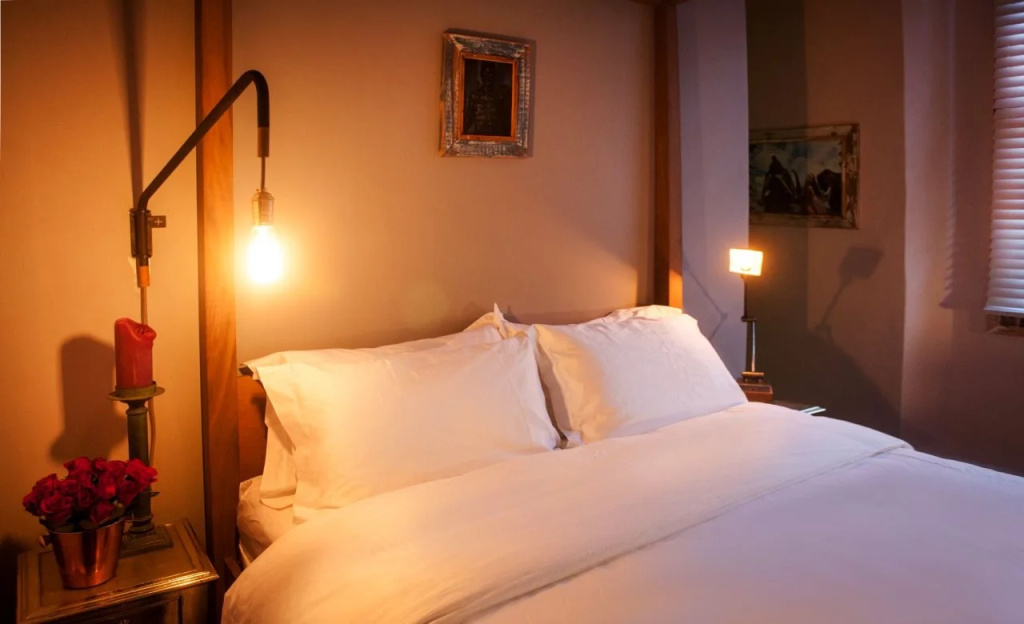 The Grey Hotel - 5