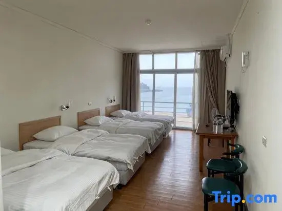 Standard Quadruple room with sea view