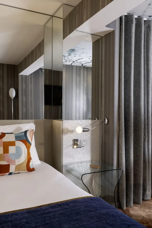 7 Eiffel Hotel 57