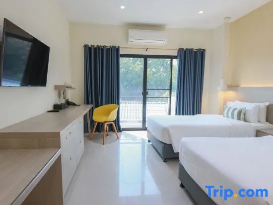 Superior Double Studio (twin beds)
