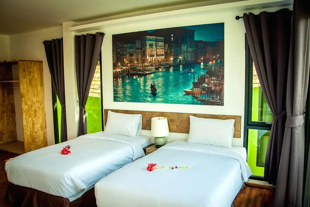 Standard room with mountain view