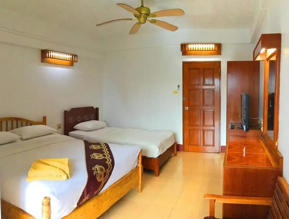 Superior Double room with balcony and with city view (twin beds)