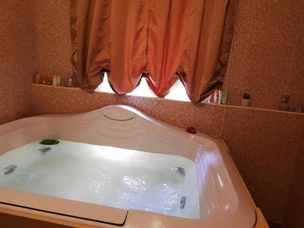 Double Suite (full double bed)