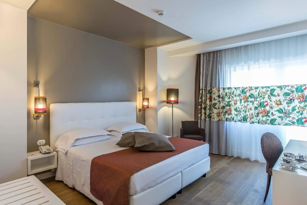 Double room (full double bed)