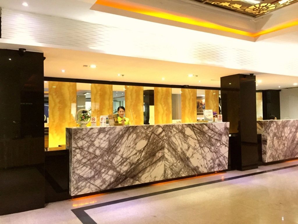 Lobby & Reception