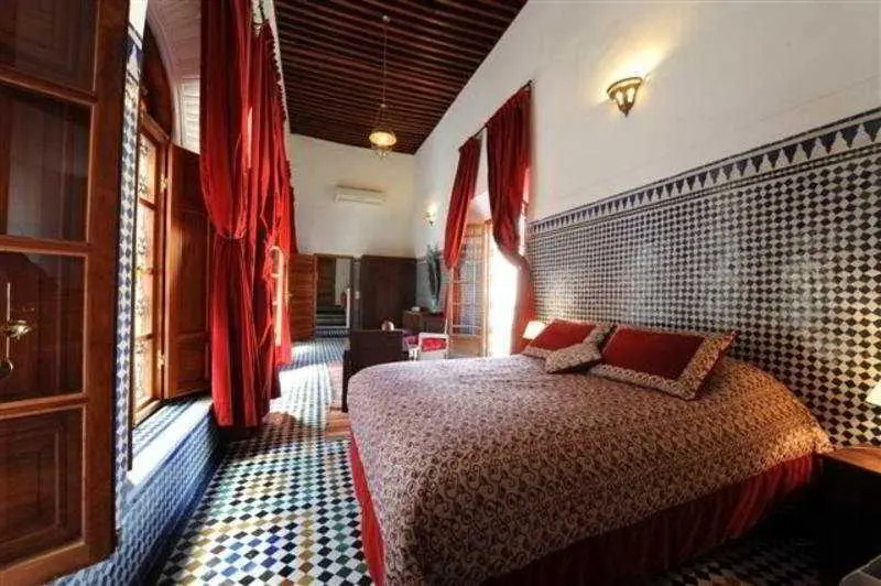 Double Suite (full double bed)