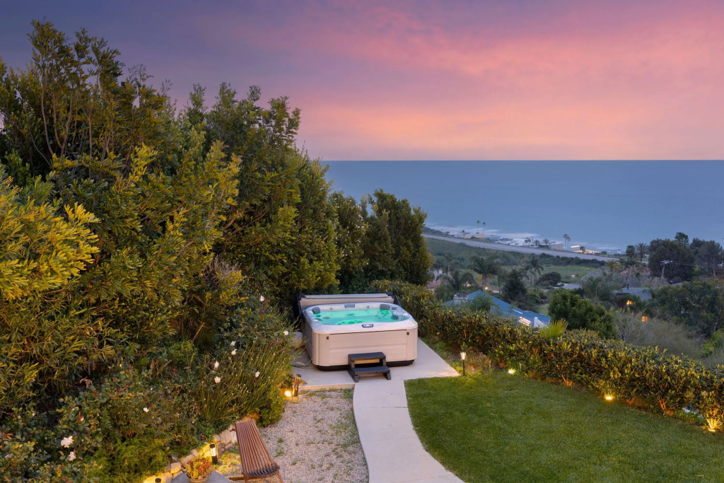 Stardust by Avantstay Views, Hot Tub, Pool Table