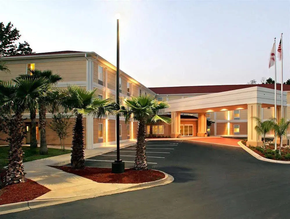 Capital Circle Inn and Suites