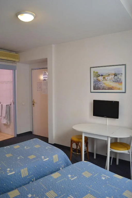 Standard Double room (twin beds)