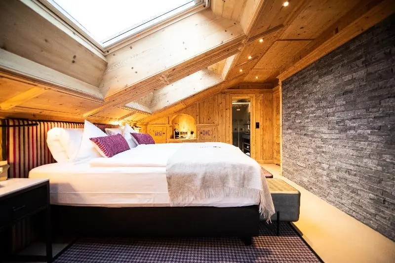 Tradition Julen Hotel - Chambres
