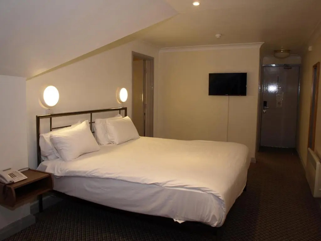 1 Bedroom Suite