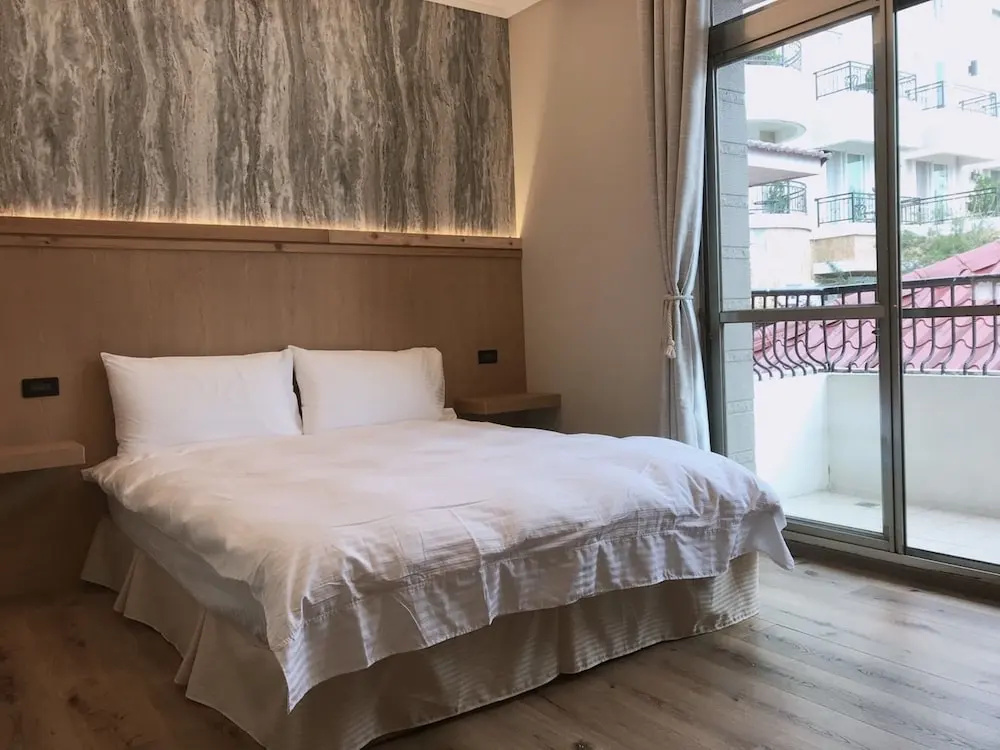 Standard Double room with balcony (full double bed)