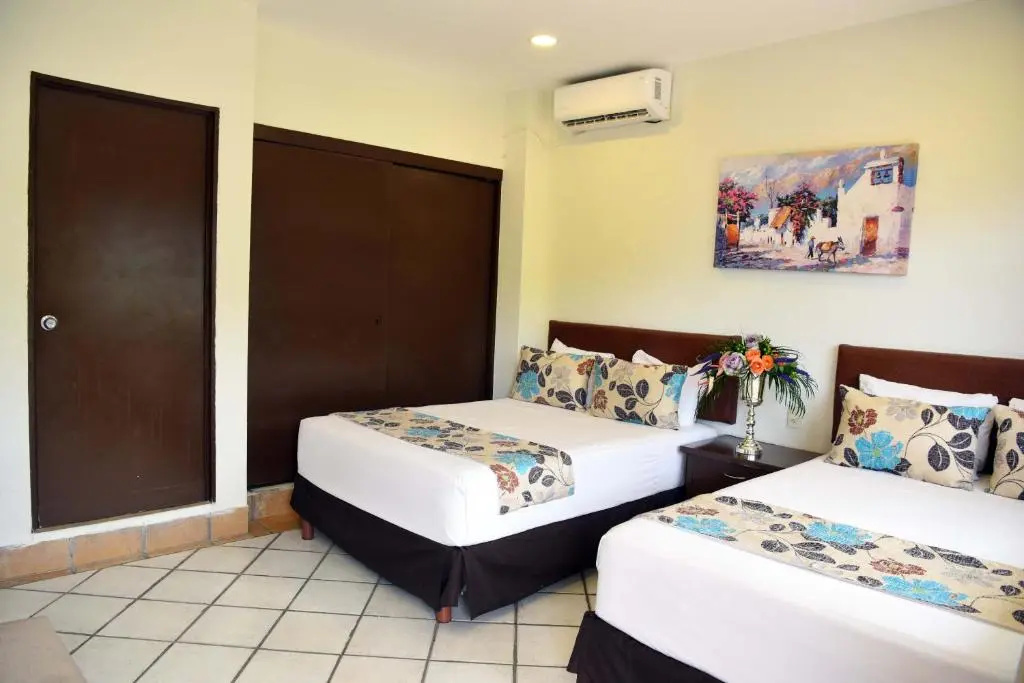 Hotel Eloisa - Near Playa de los Muertos - Chambres