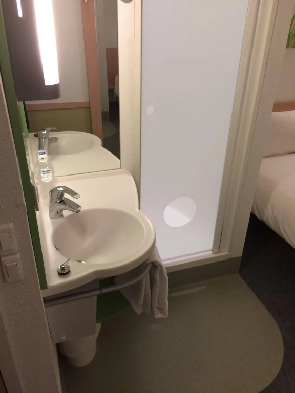 Afficher la photo 8 — ibis budget Ancenis