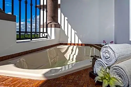 Deluxe Junior Suite