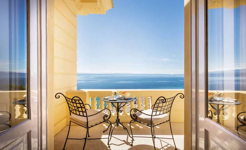 Balcony & Terrace