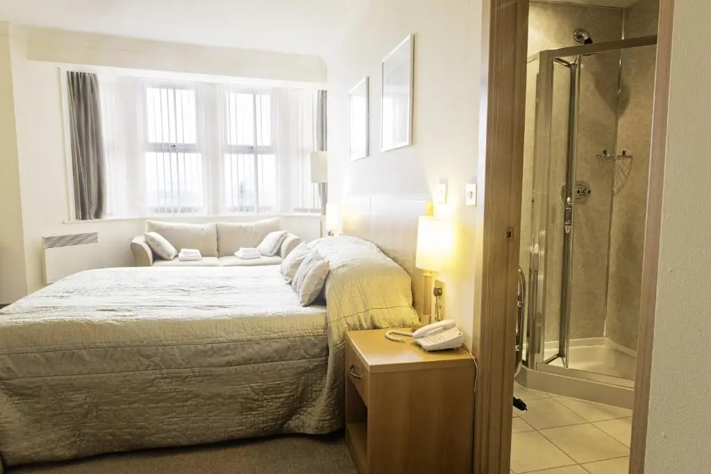 Standard Double room with sea view (full double bed)