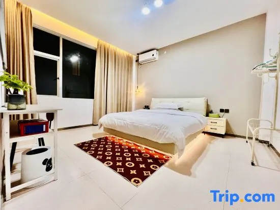 Deluxe Double room with garden view (full double bed)