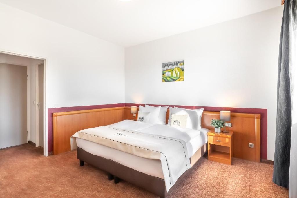 Standard Double room (full double bed) (bed type is subject to availability)