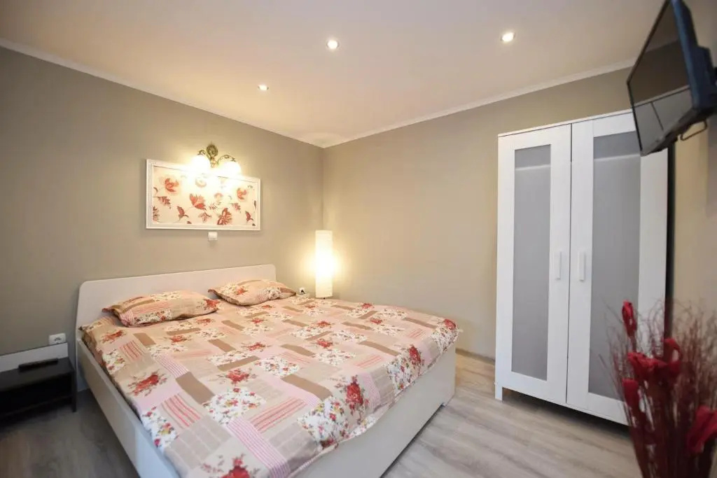 Standard Double room (full double bed)