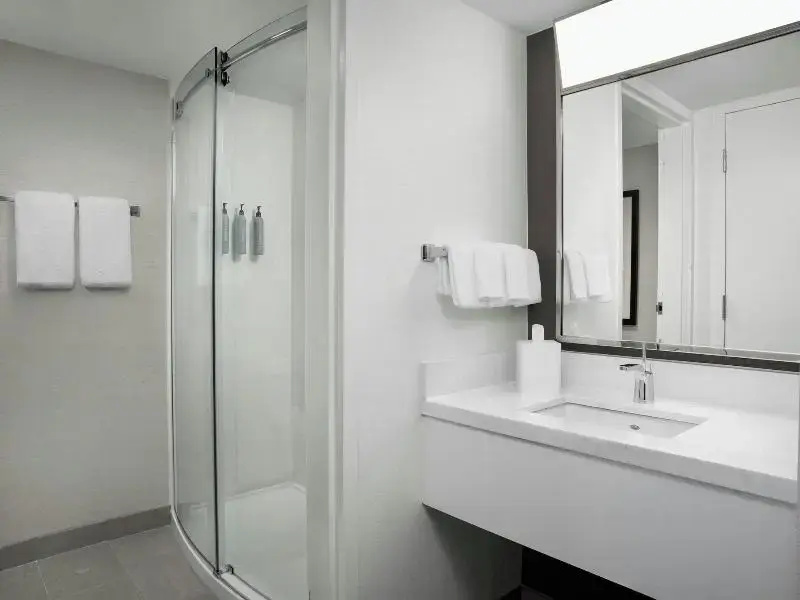 1 Bedroom Double Suite (full double bed)