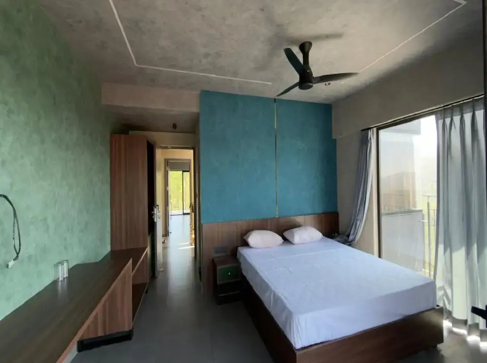 Deluxe Double room (full double bed)