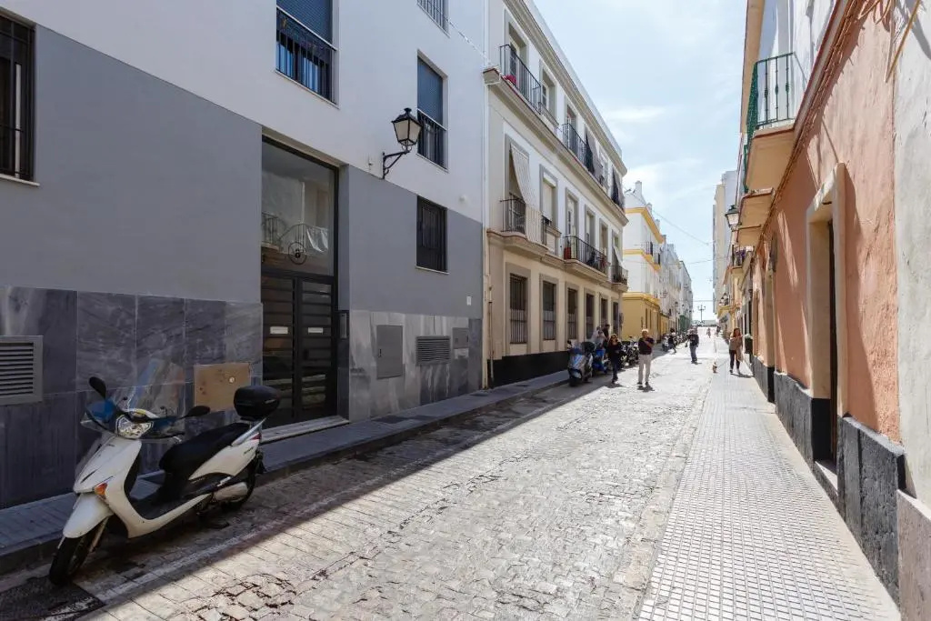 Apartamento Puerta San FELIX free parking by Cadiz4Rentals