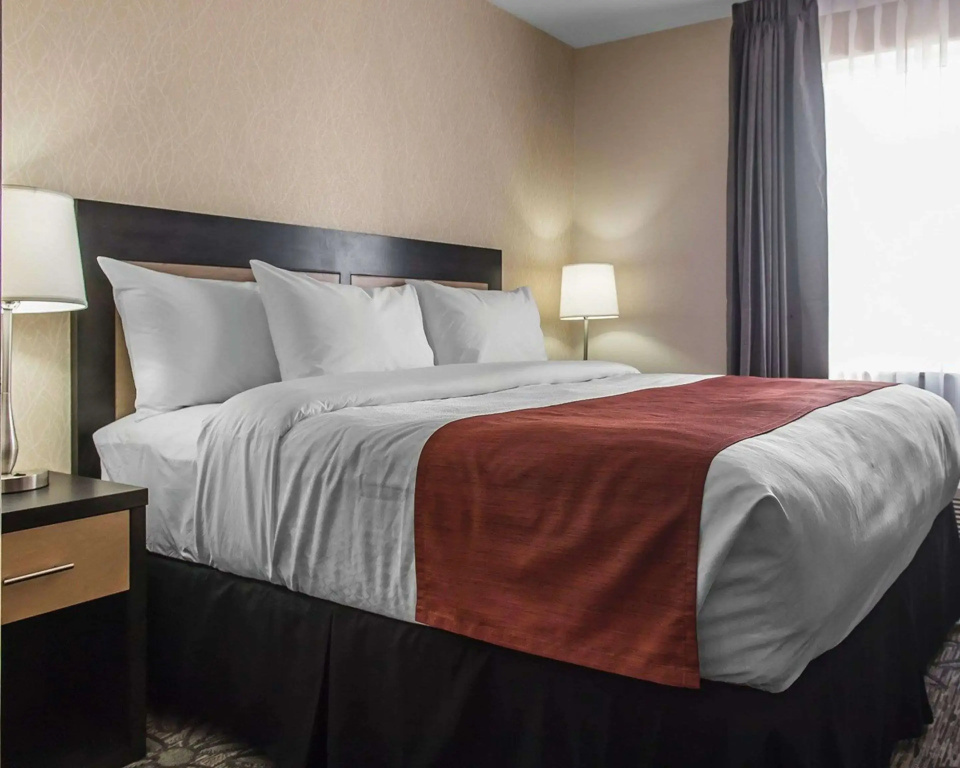 Double Suite (full double bed)