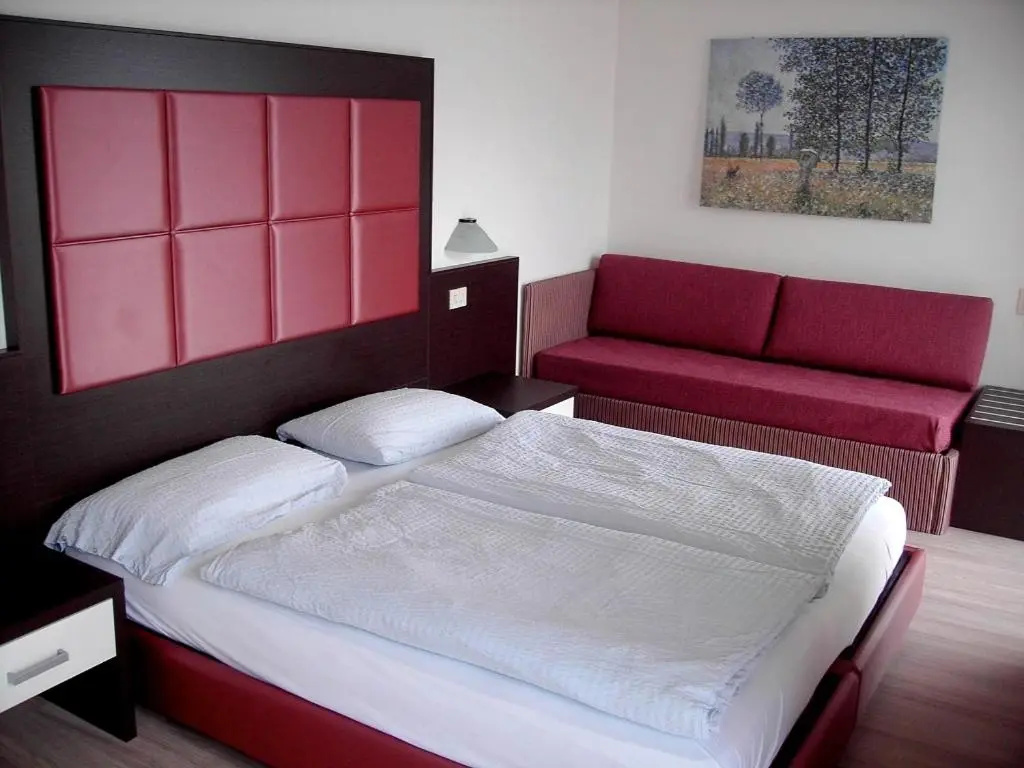 Superior Double room with balcony and with lake view (full double bed)