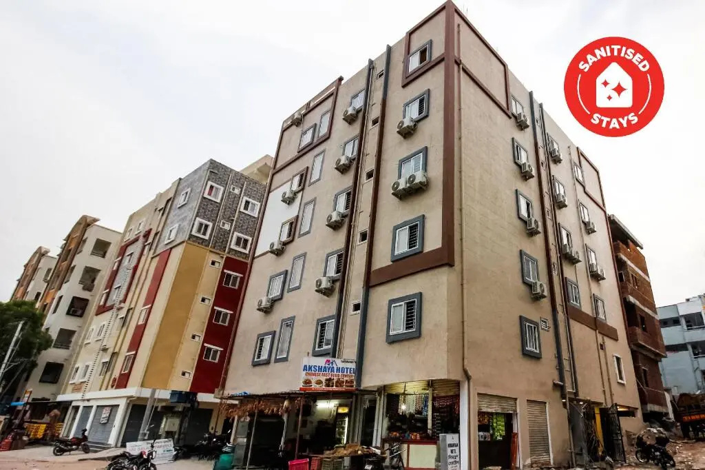 Hotel Wall Street By OYO Rooms