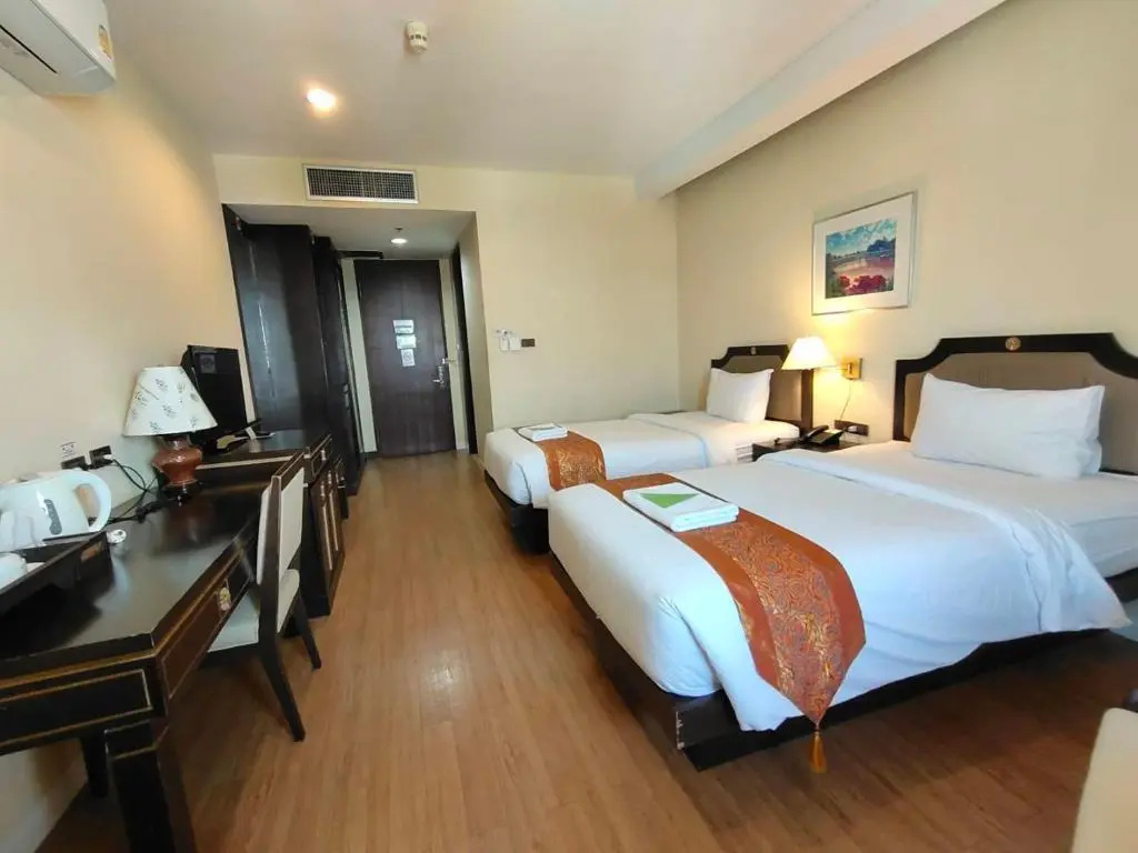 Deluxe Double room (full double bed)