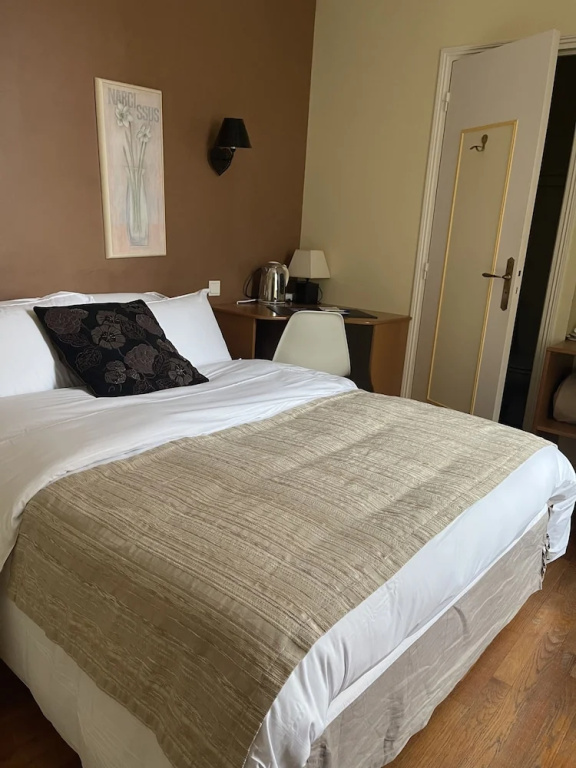 Superior Double room (full double bed)