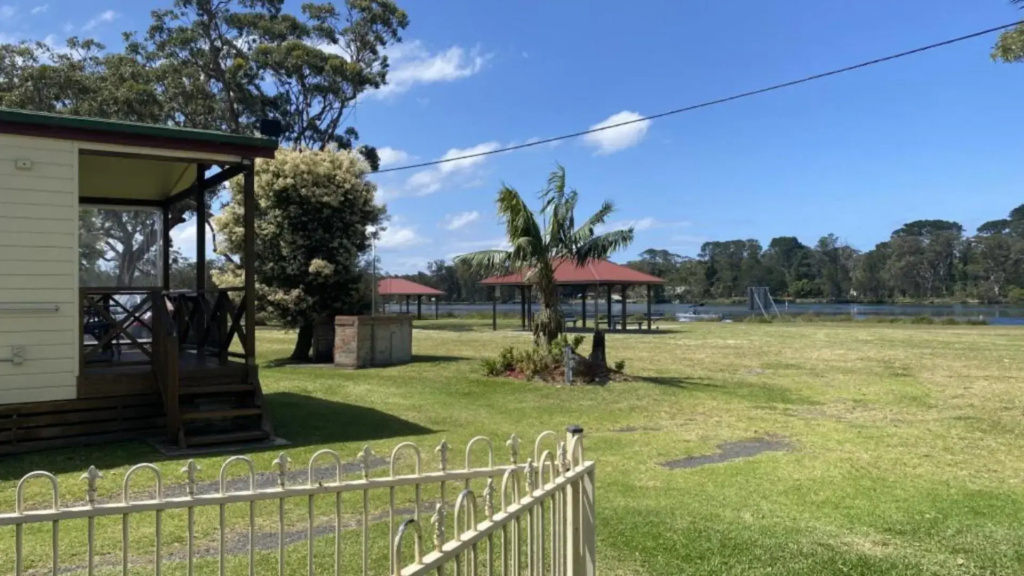 Sussex House Caravan Park