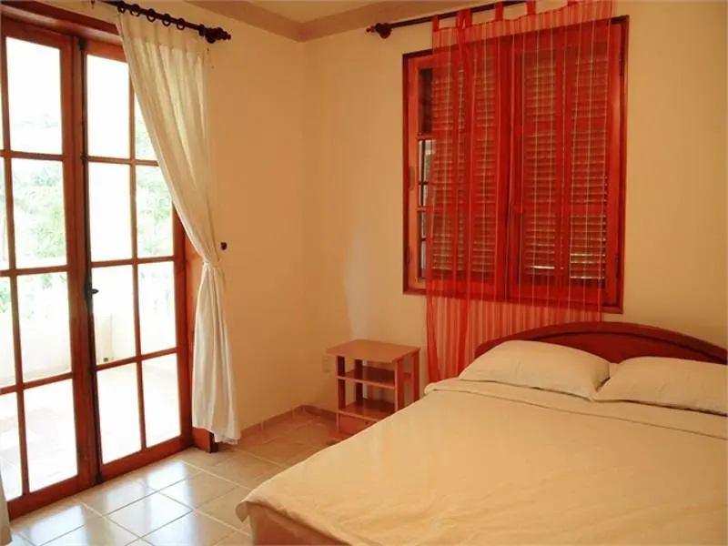 4 Bedrooms Villa