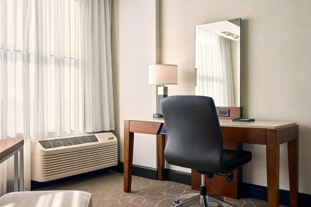 Delta Hotels by Marriott Milwaukee Northwest - Chambres