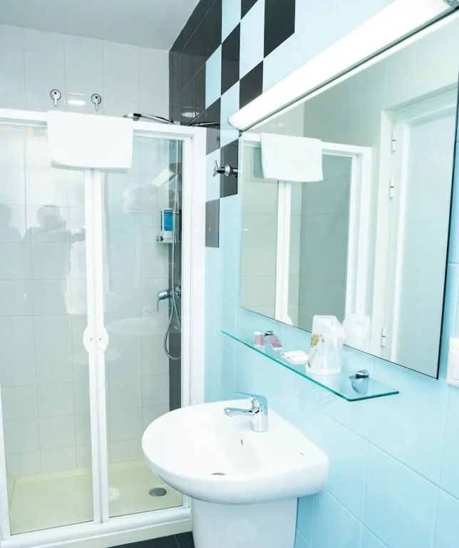 Standard Double room (twin beds)