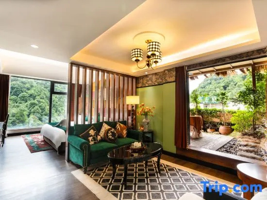 Deluxe Suite with balcony