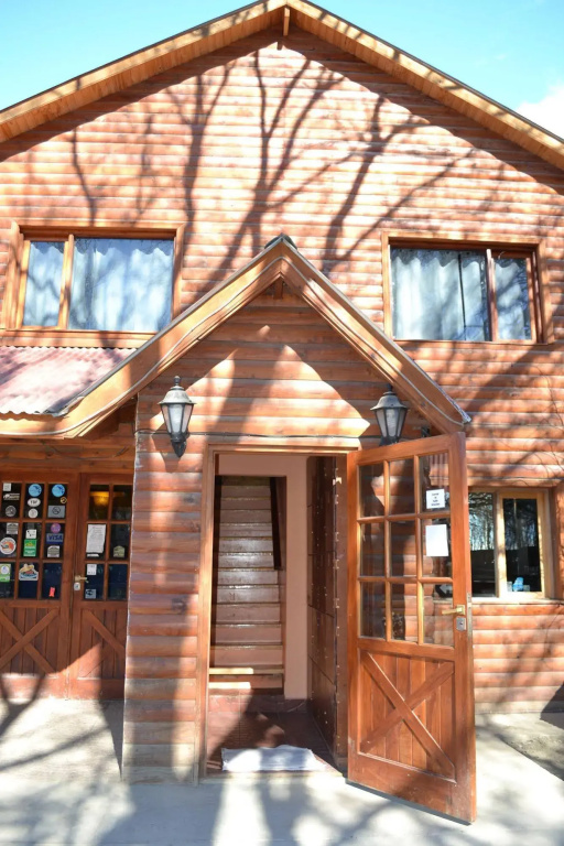 Camping y Hostal El Ovejero