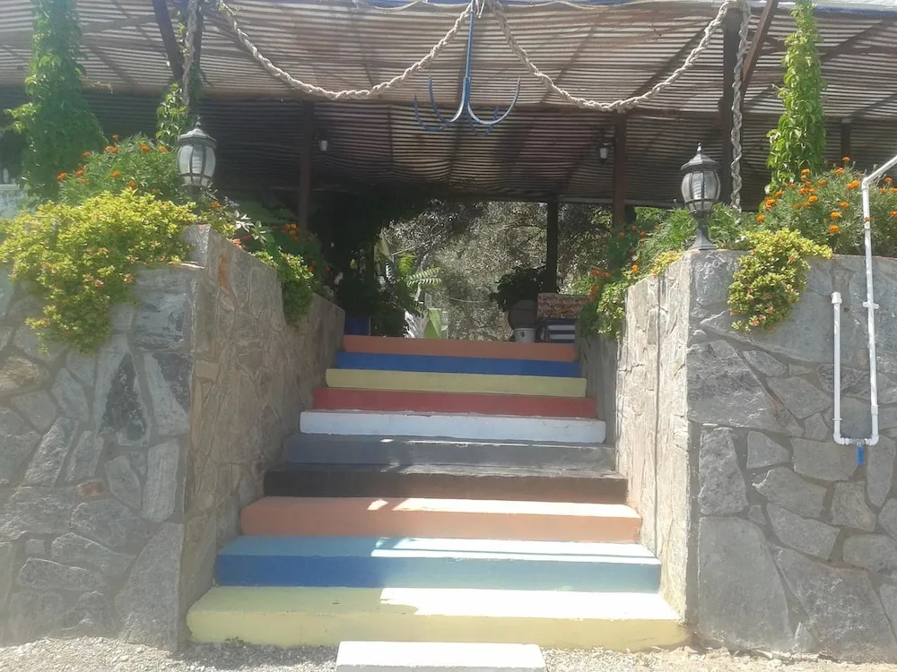 Assos Yenibahce Motel
