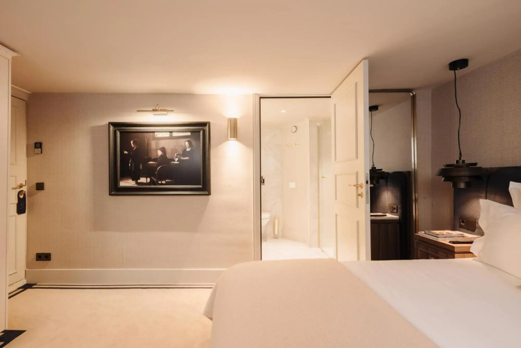 Hotel 717