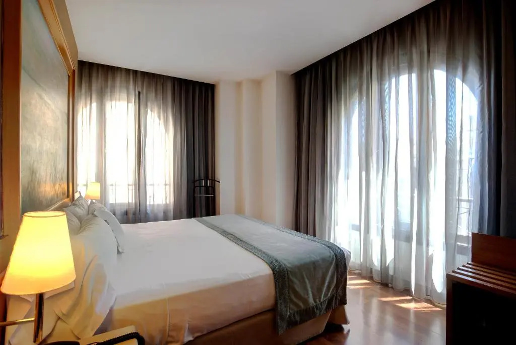 Catalonia Excelsior Hotel - Chambres