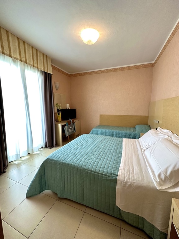 Hotel Metropole — 2