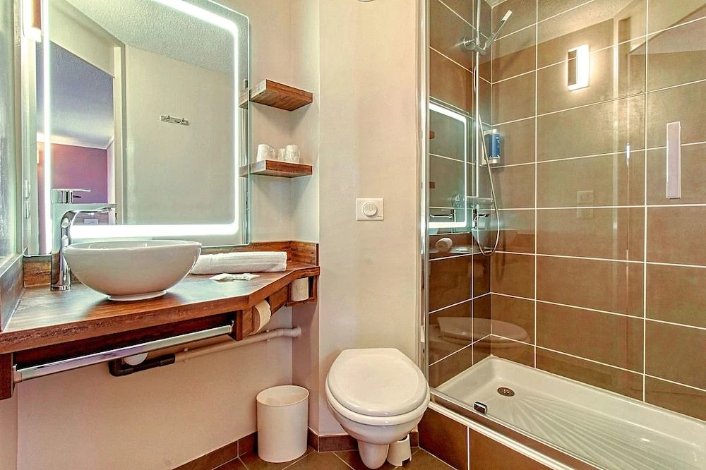 Brit Hotel Confort Pau Lons - Chambres