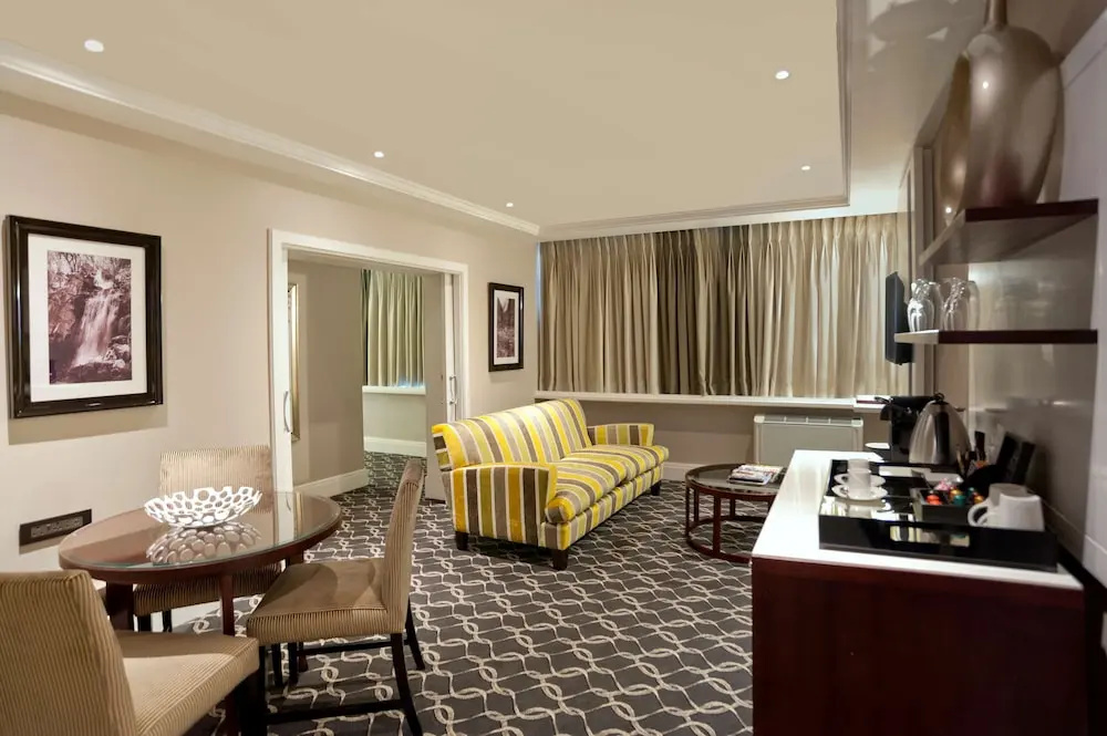 Double Suite with river view (full double bed)