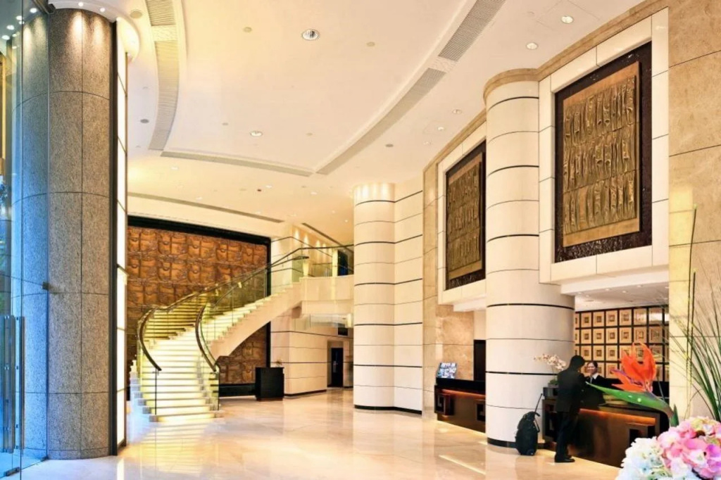 Lobby & Reception